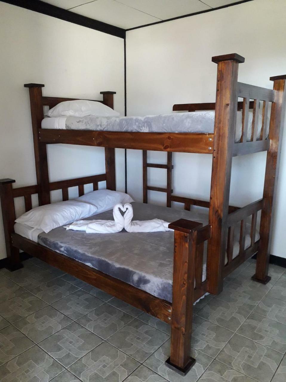 Hostel California Monteverde ภายนอก รูปภาพ